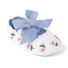 Load image into Gallery viewer, Embroidery  Floral Cute Baby Shoes